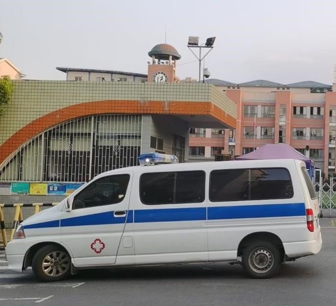 泰兴救护车出租护送骨折病人一公里多少钱